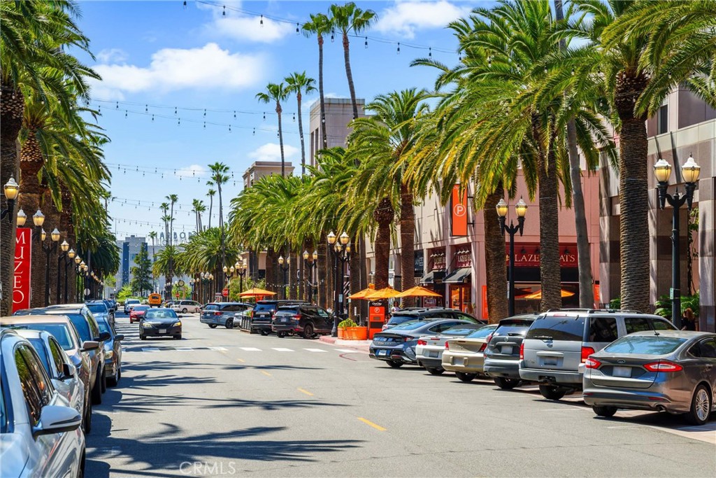 435 W Center Street 335