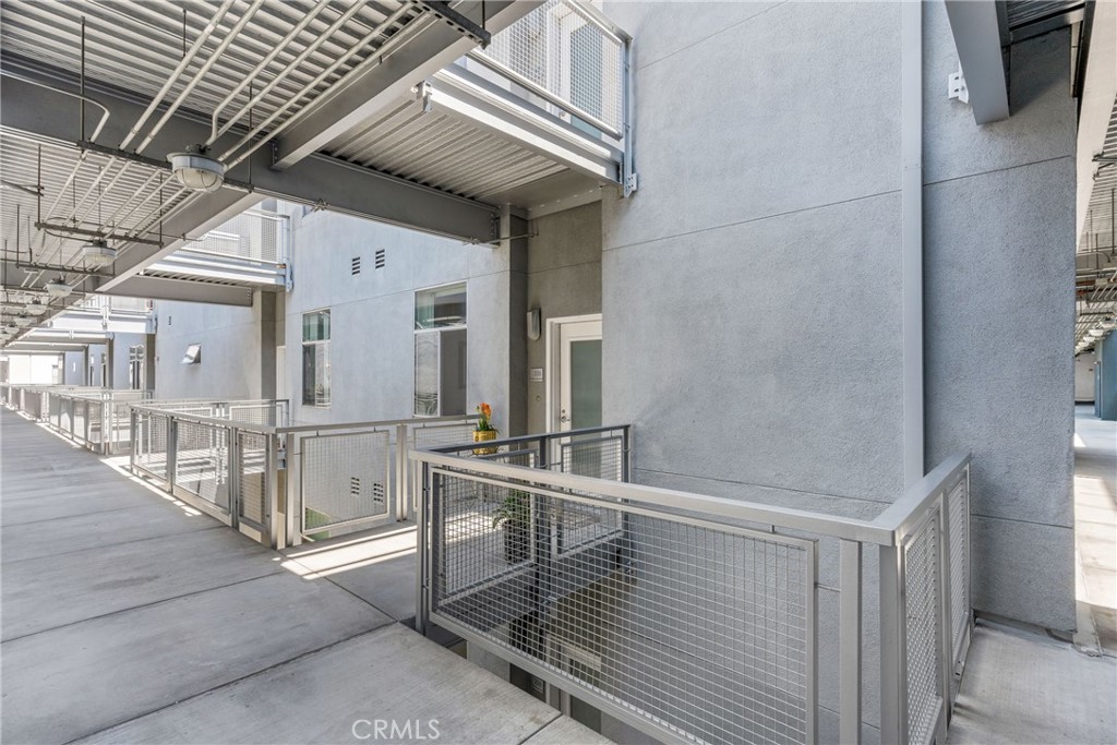 435 W Center Street 335