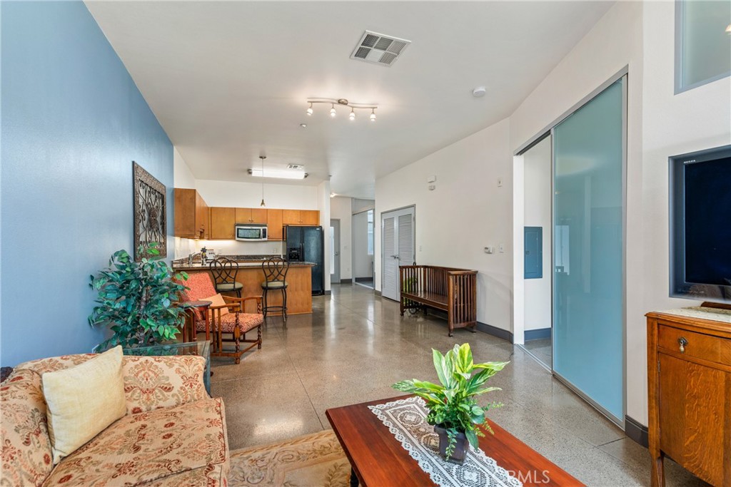 435 W Center Street 335