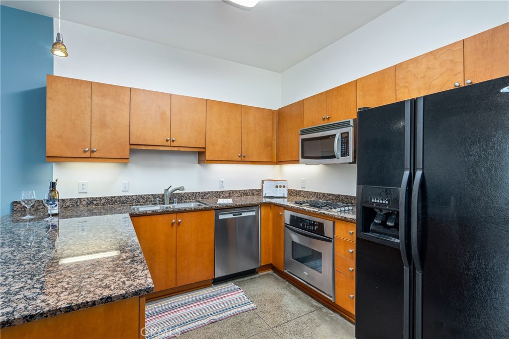 435 W Center Street 335