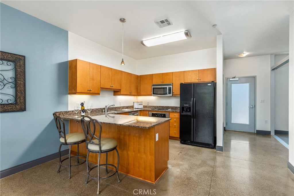 435 W Center Street 335