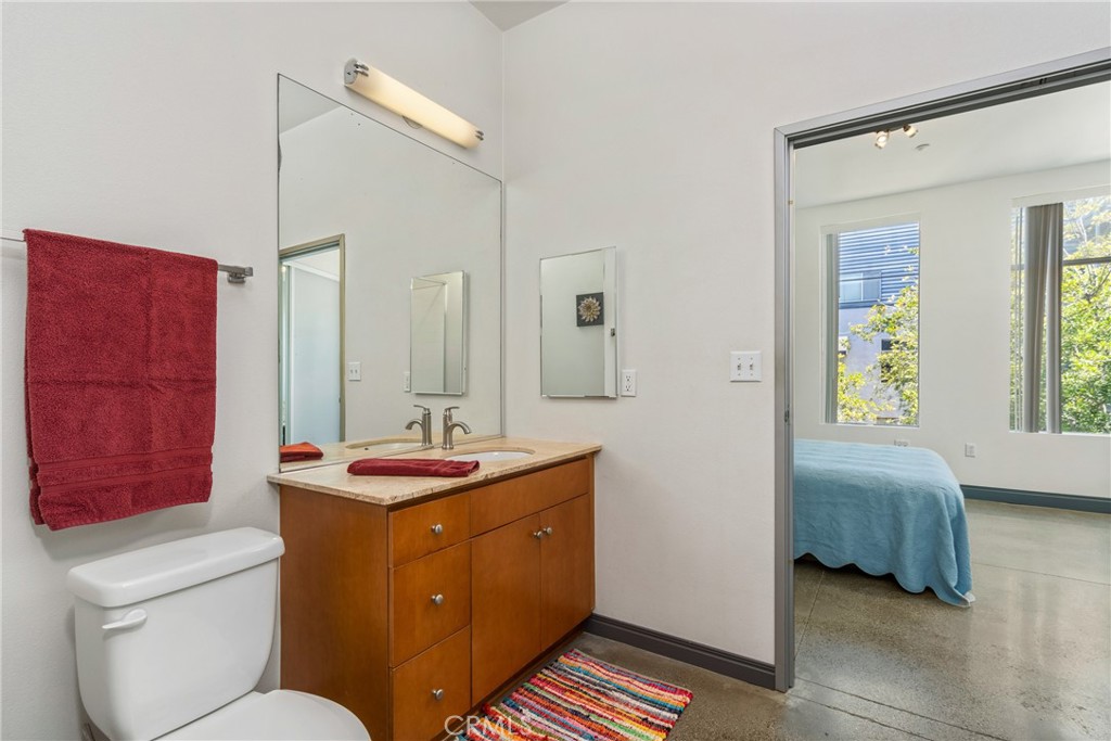 435 W Center Street 335