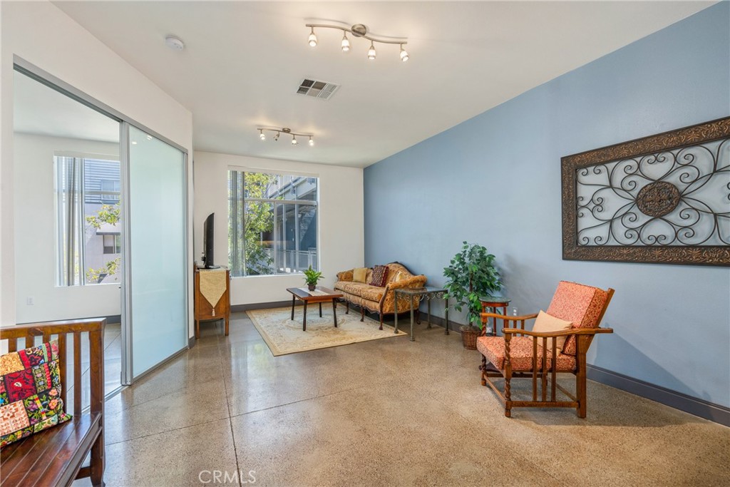 435 W Center Street 335