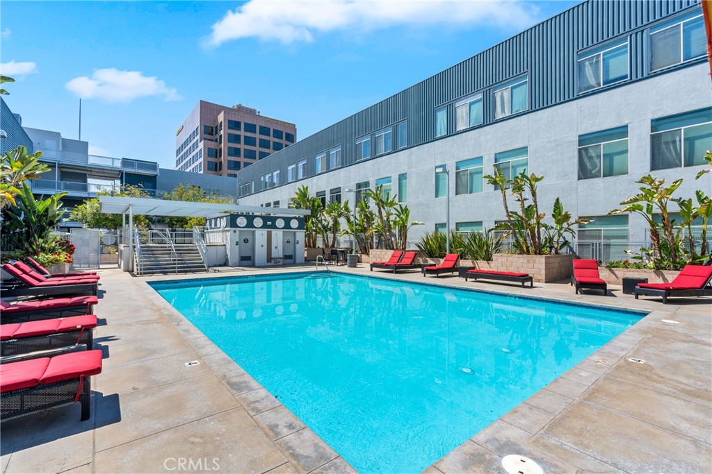 435 W Center Street 335