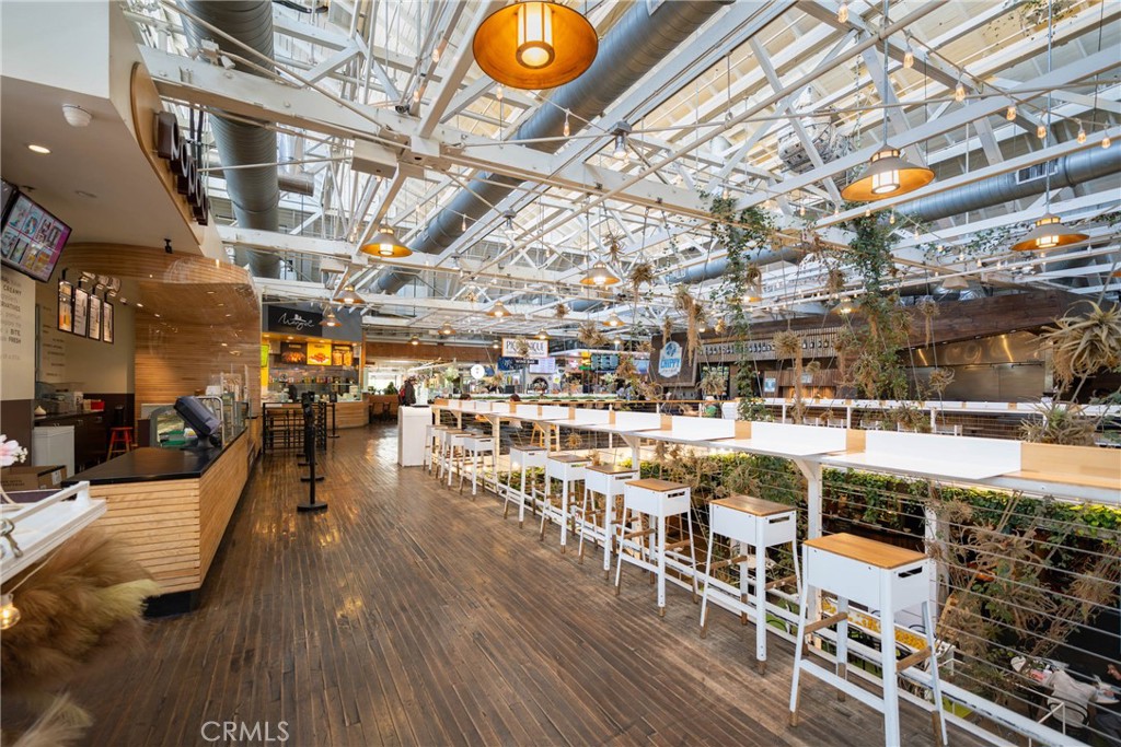 435 W Center Street 335