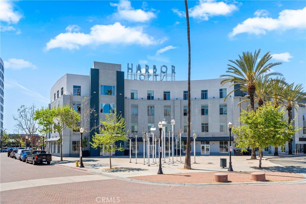 435 W Center Street 335