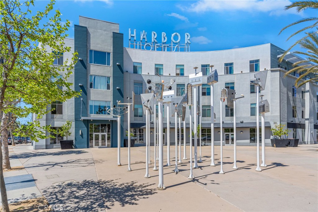 435 W Center Street 335