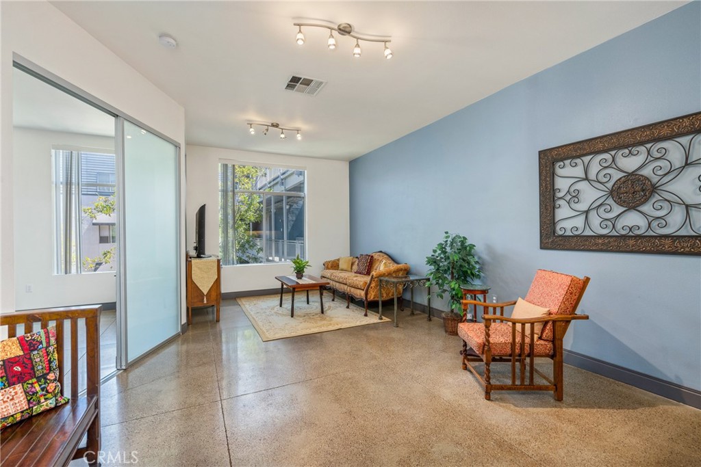 435 W Center Street 335