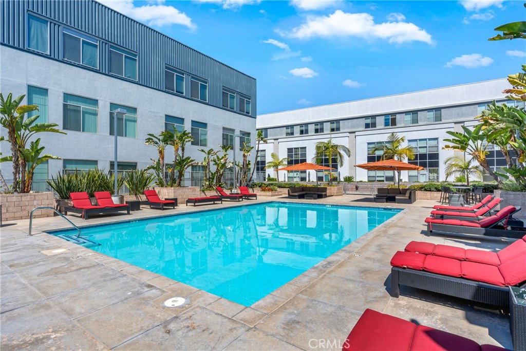 435 W Center Street 335