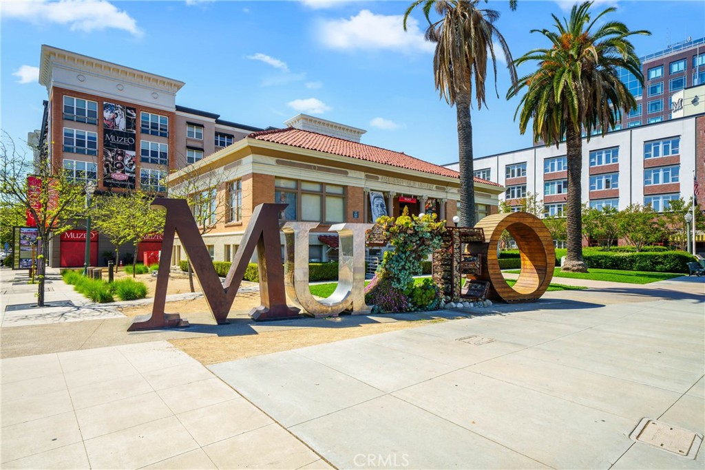 435 W Center Street 335