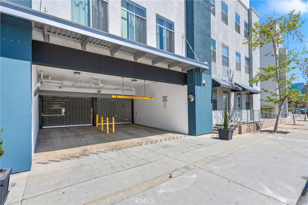 435 W Center Street 335