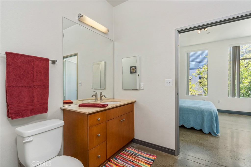 435 W Center Street 335