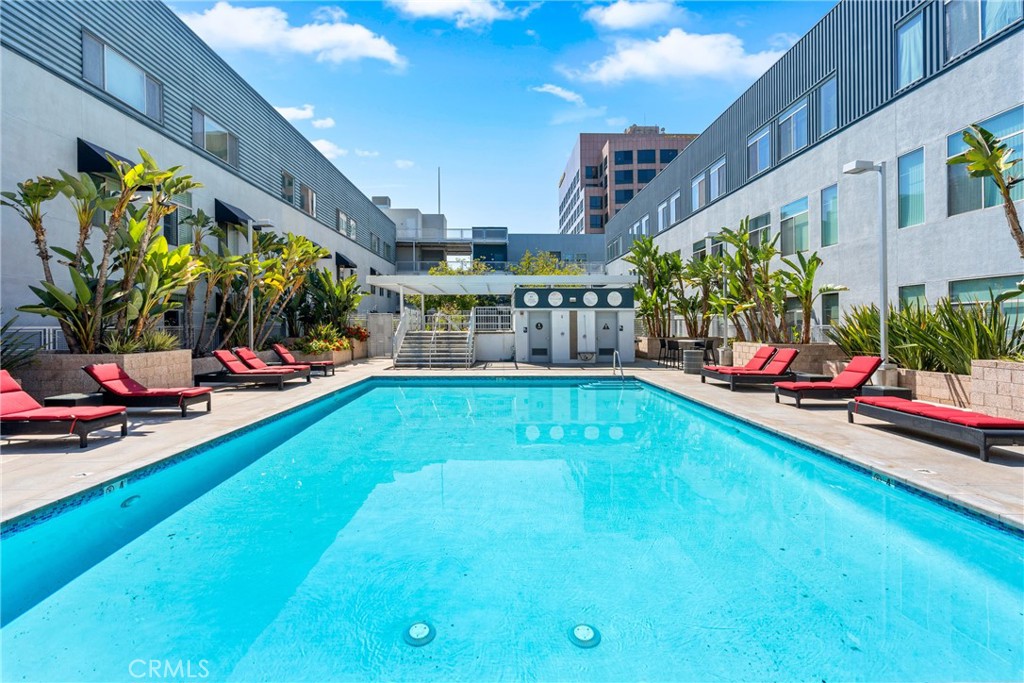 435 W Center Street 335