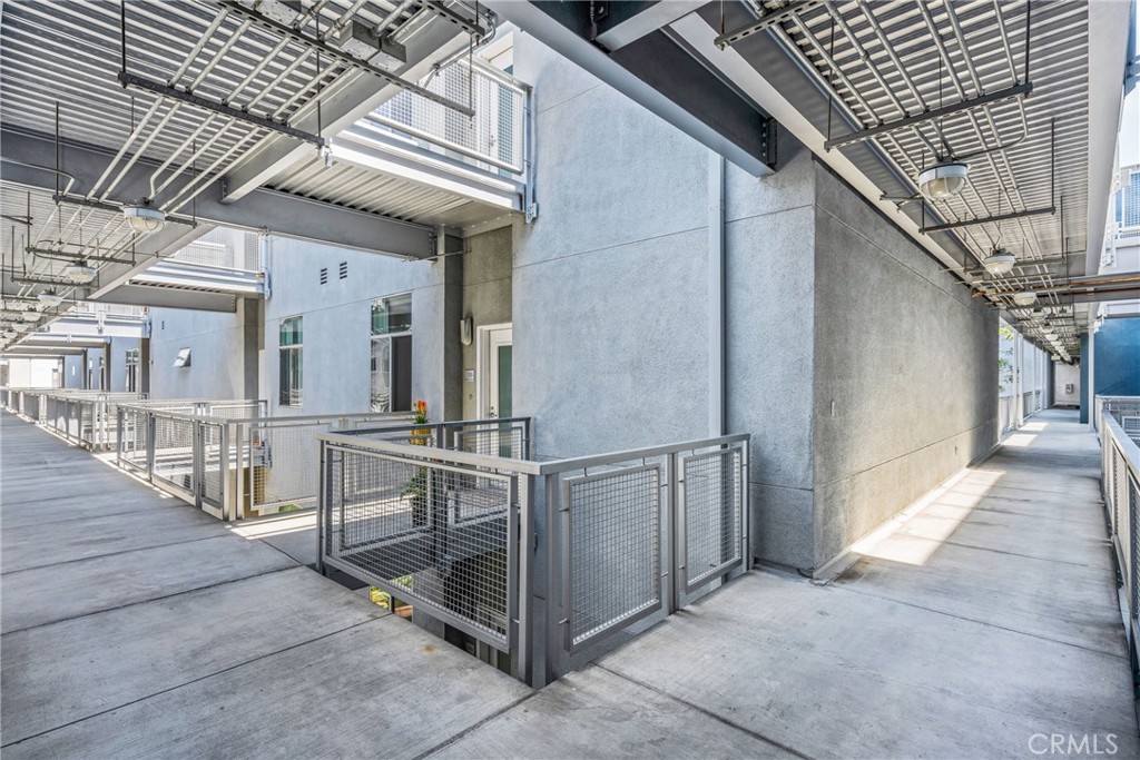 435 W Center Street 335