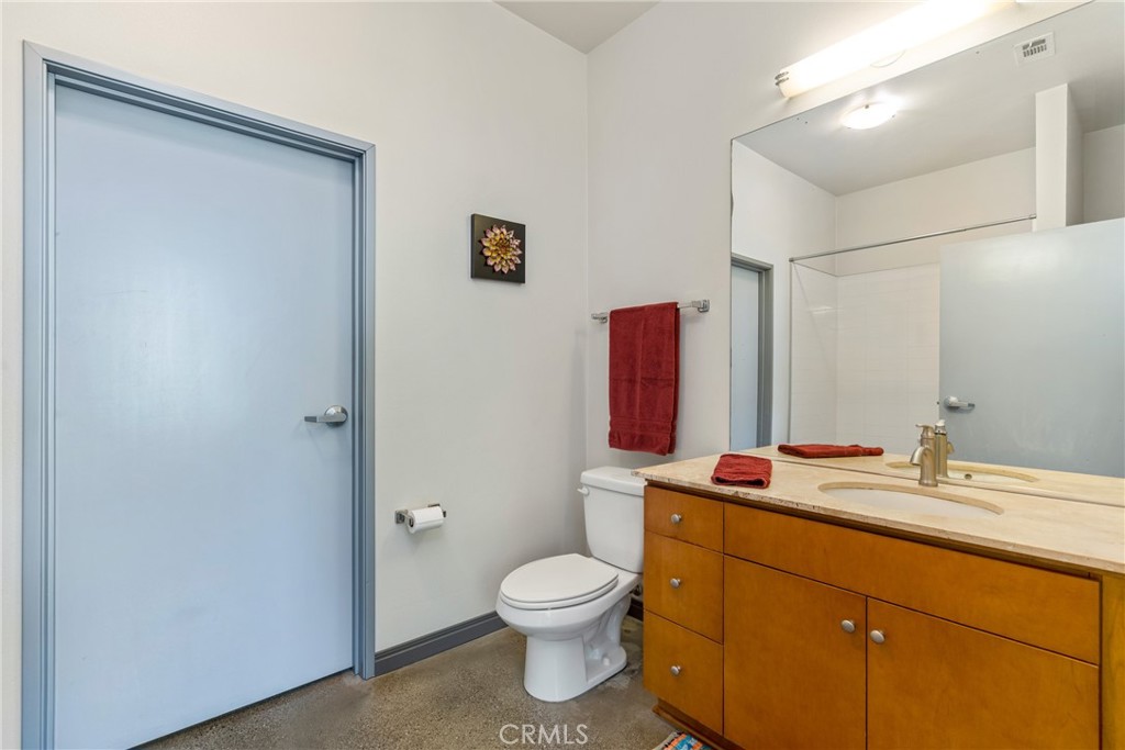 435 W Center Street 335