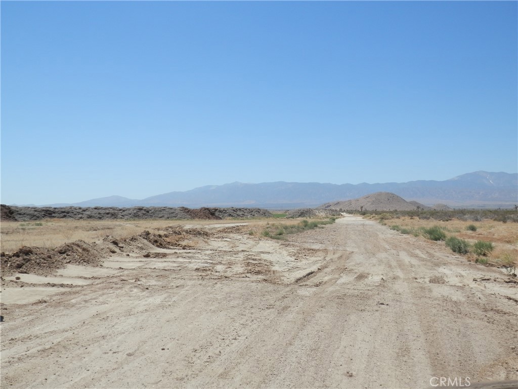 0 E AVE S + 240 ST. E E