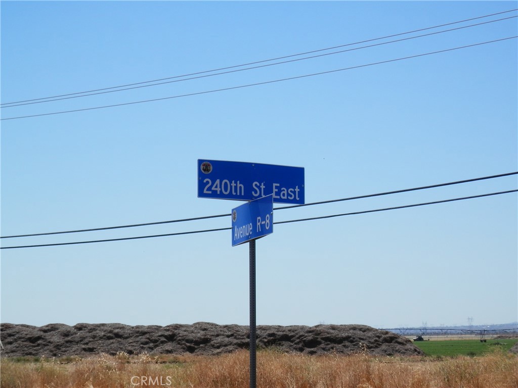 0 E AVE S + 240 ST. E E