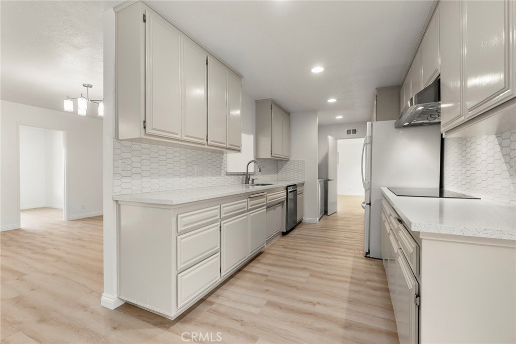 4001 E Sherwood Avenue