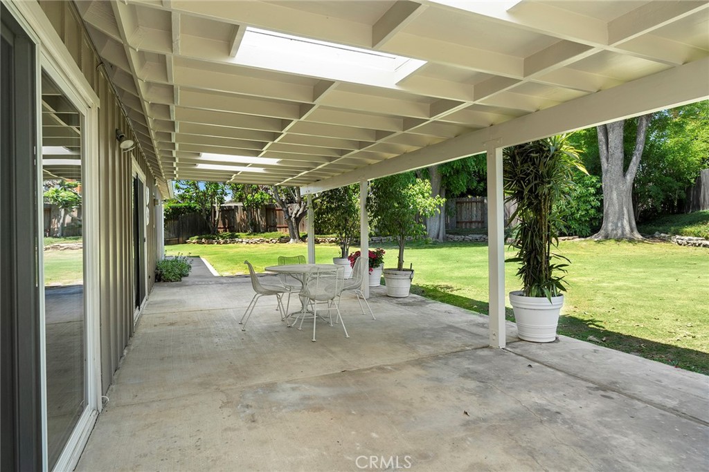 4001 E Sherwood Avenue