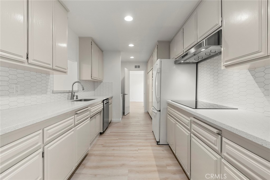 4001 E Sherwood Avenue