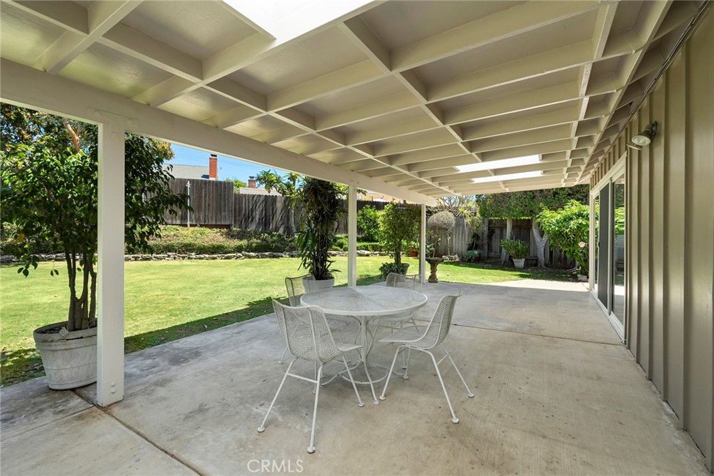 4001 E Sherwood Avenue