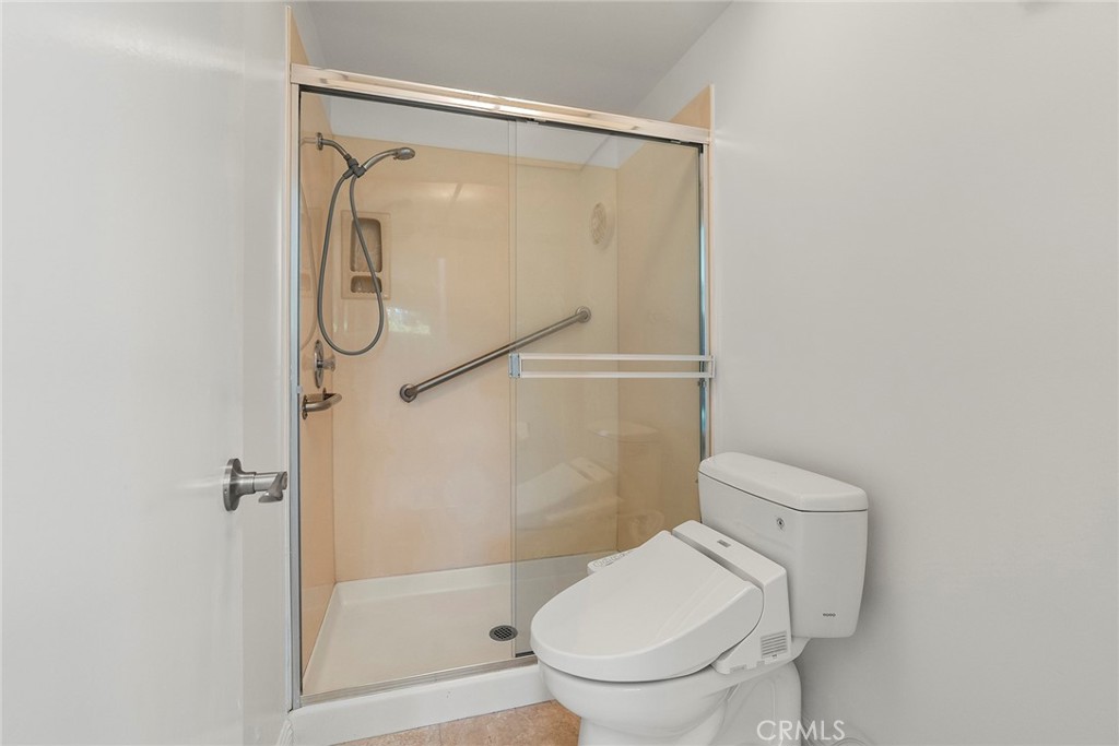 4001 E Sherwood Avenue