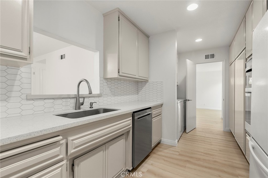 4001 E Sherwood Avenue