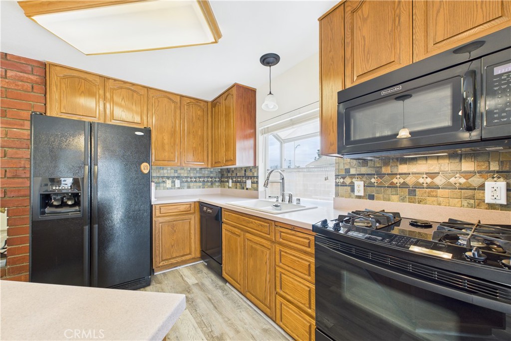 2021 Knoxville Avenue