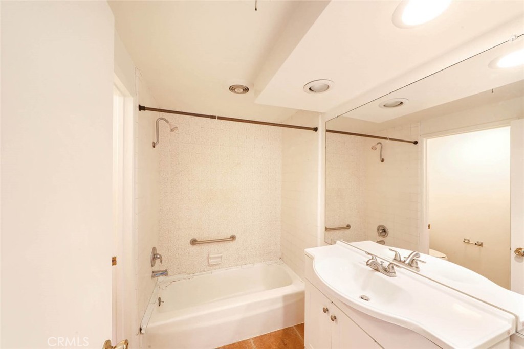 17392 Mira Loma Circle