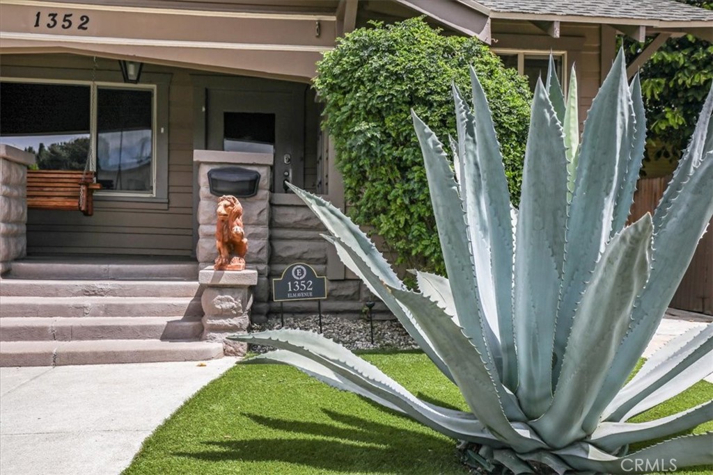 1352 Elm Ave