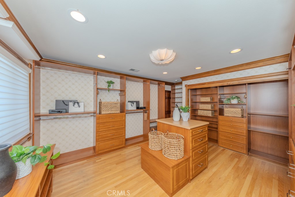 10712 Dorothy Circle