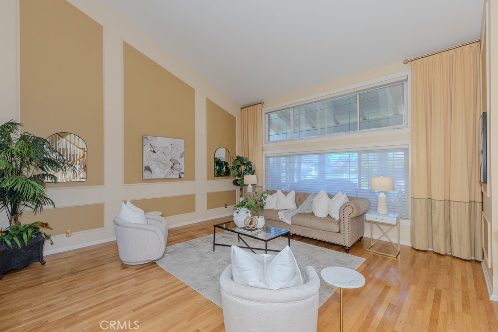 10712 Dorothy Circle