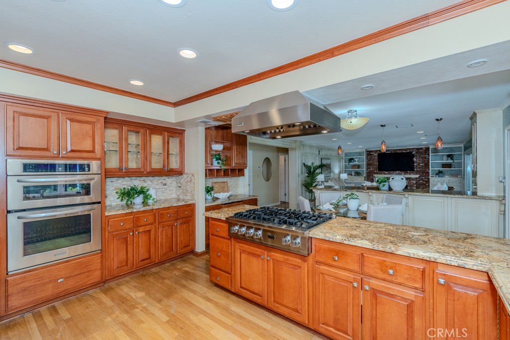 10712 Dorothy Circle