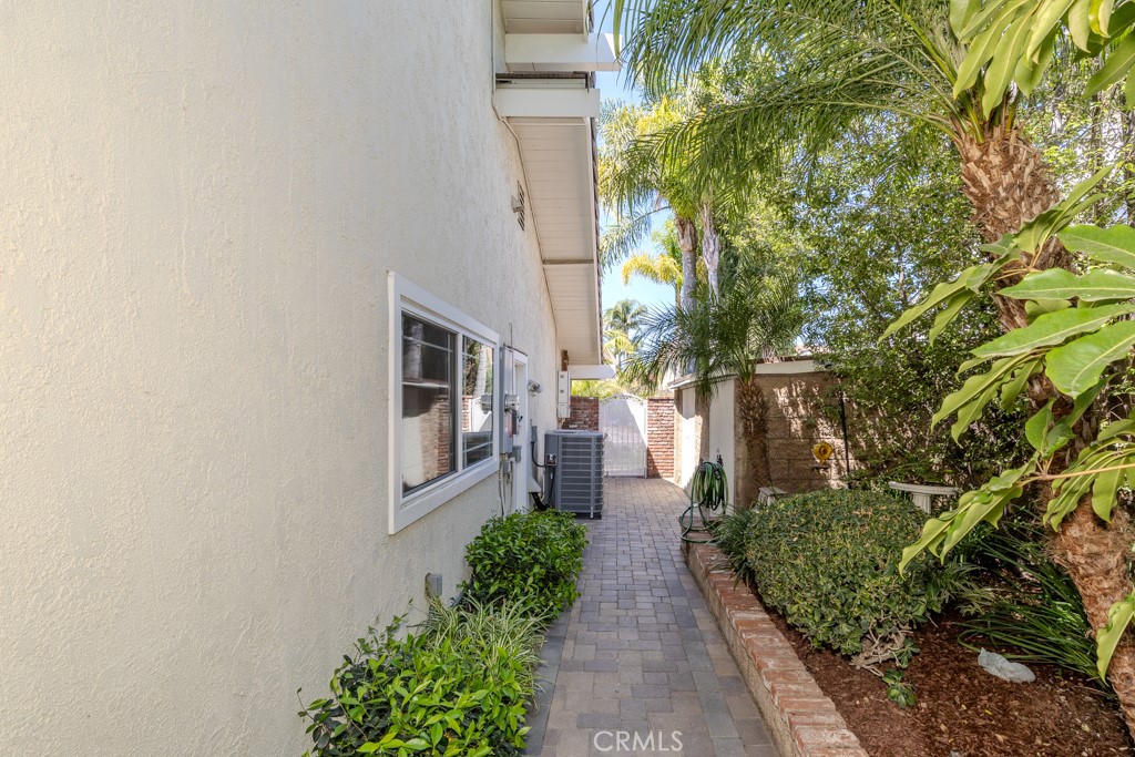 10712 Dorothy Circle