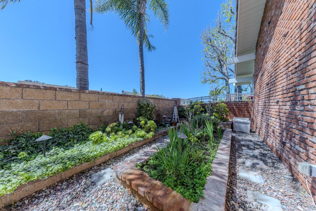 10712 Dorothy Circle