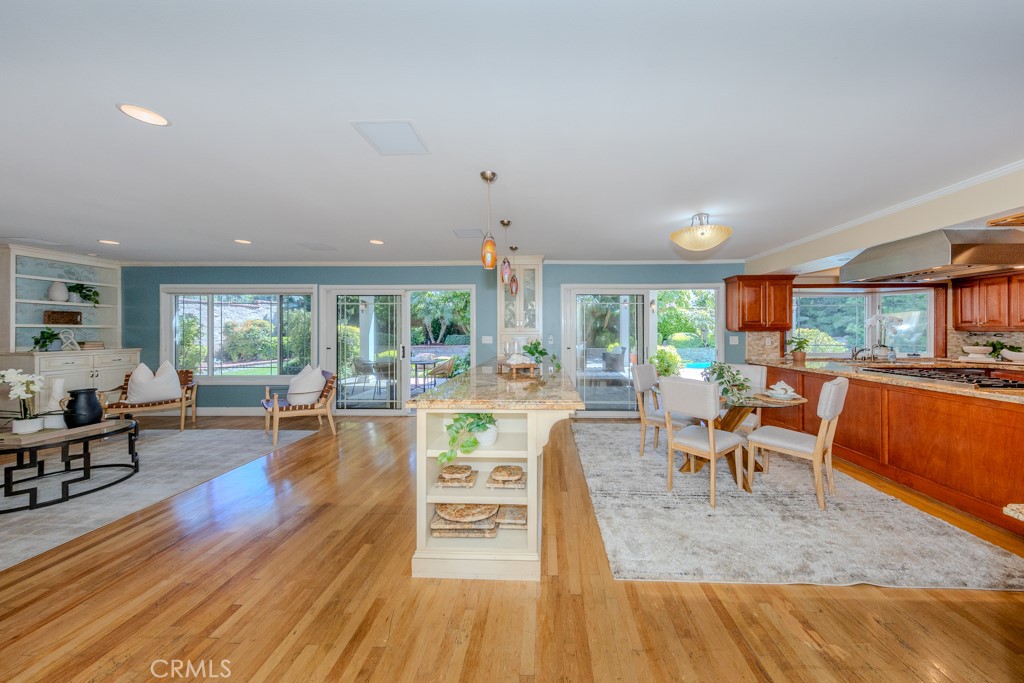 10712 Dorothy Circle