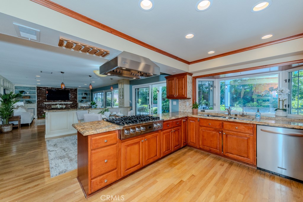 10712 Dorothy Circle