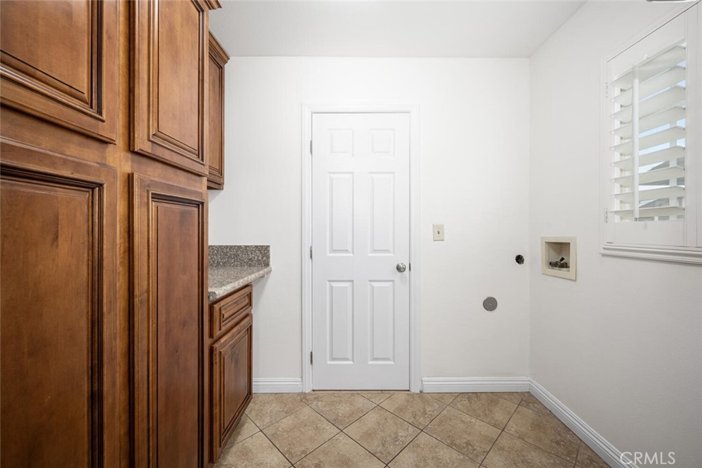 20902 Belshire Avenue