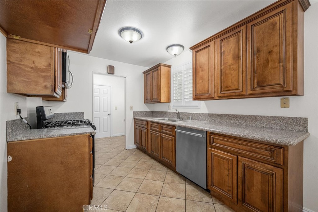 20902 Belshire Avenue