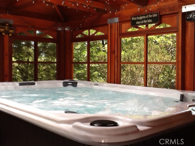 1332 La Crescenta DR