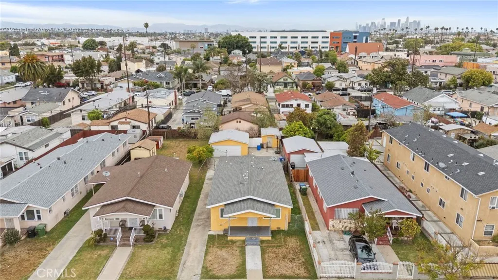 837 W 62nd Pl