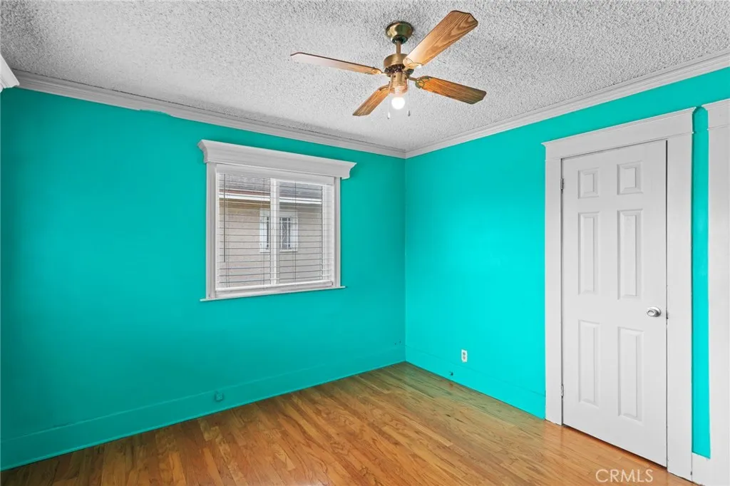 837 W 62nd Pl