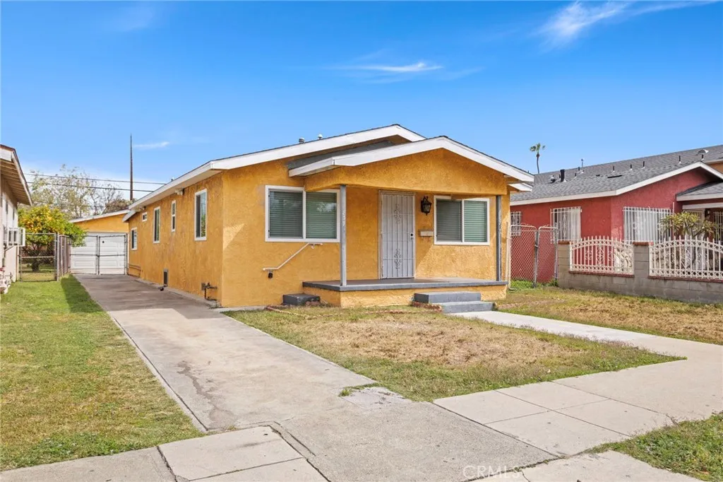 837 W 62nd Pl