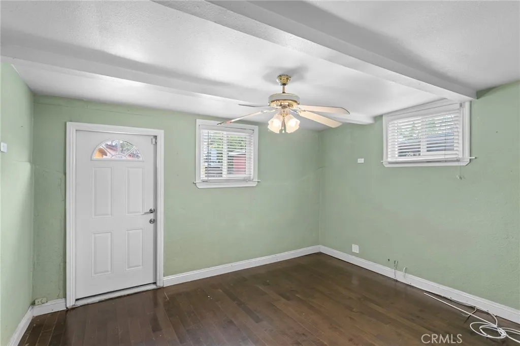 837 W 62nd Pl