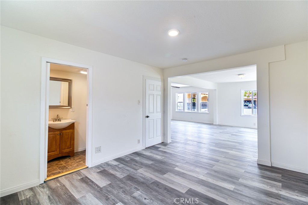 16636 Lakeshore Drive