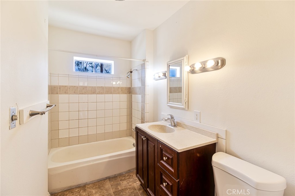 16636 Lakeshore Drive