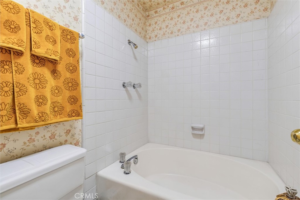 4466 Rainbow Lane