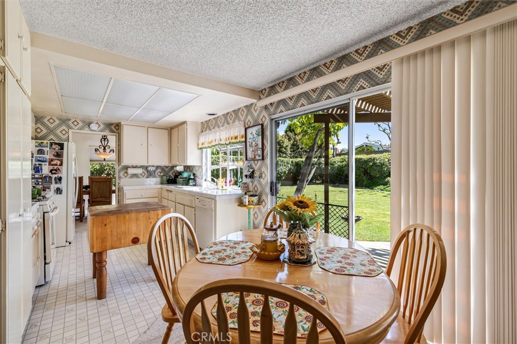 4466 Rainbow Lane