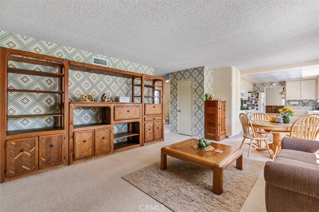 4466 Rainbow Lane