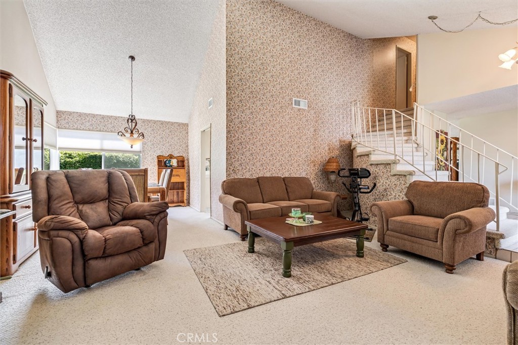 4466 Rainbow Lane